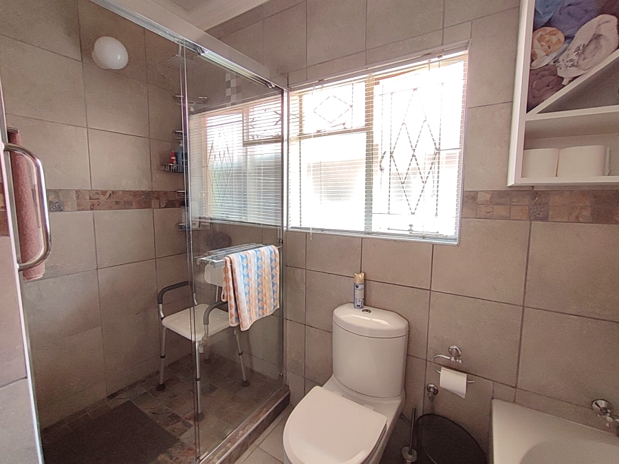 5 Bedroom Property for Sale in Stilfontein Ext 4 North West